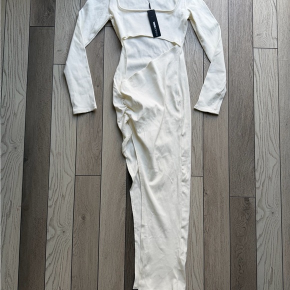 Katarina Snatched Maxi Dress - Off White NWT Size M - Picture 3 of 7